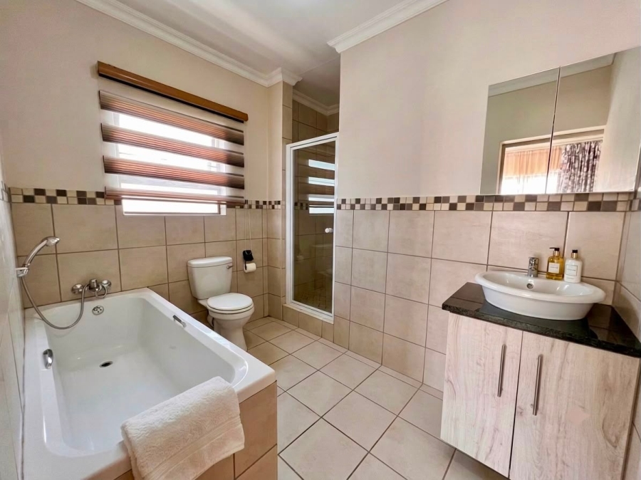 3 Bedroom Property for Sale in Waterval East North West